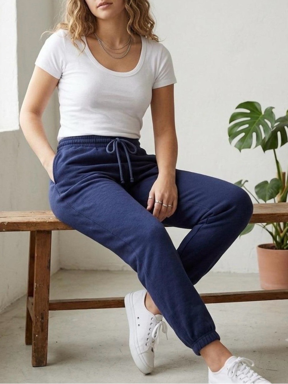Aritzia Women’s Tna Cozy Boyfriend Sweat Pants Joggers Lounge Navy Medium